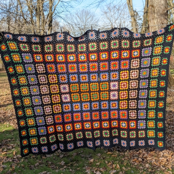 HANDMADE Granny Square Roseanne Square Crochet Knitted Afghan throw blanket - Picture 8 of 9
